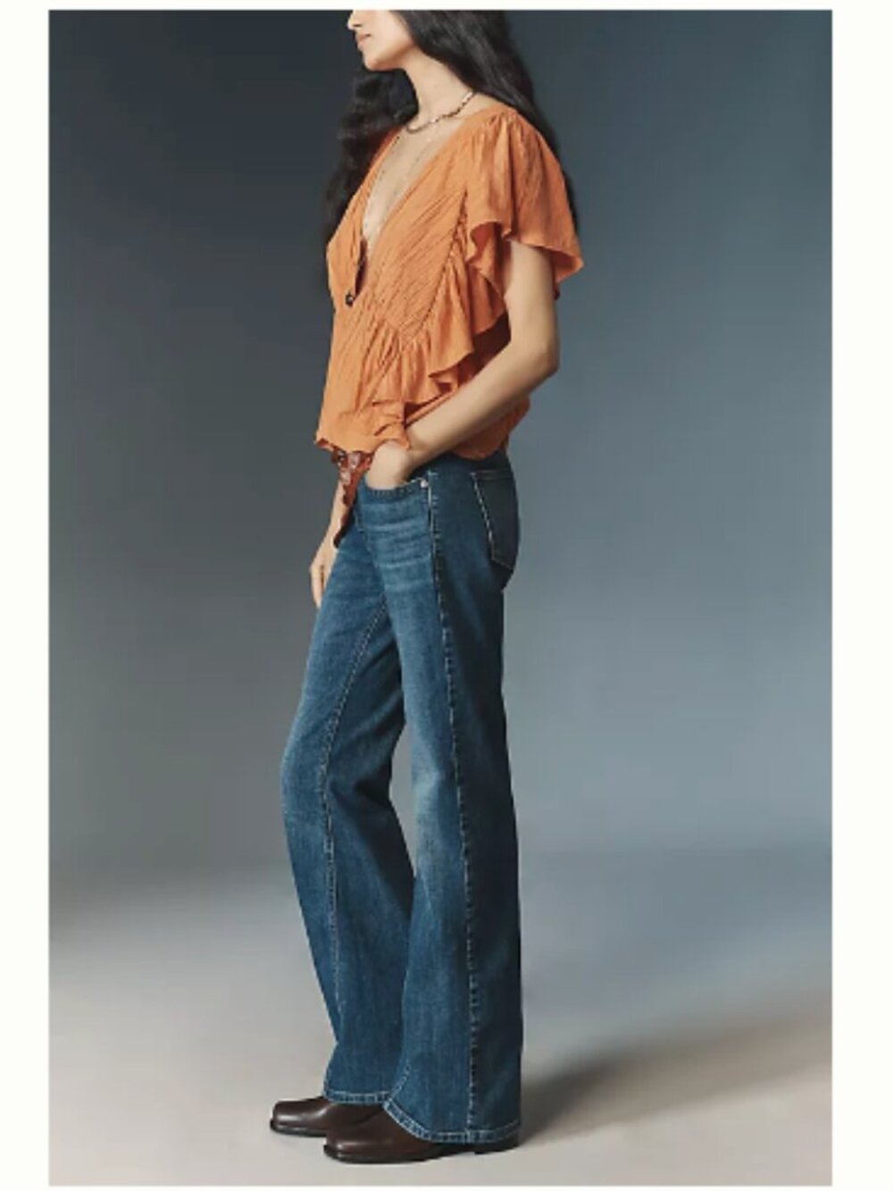 Classic blue mid rise, boot cut Pilcro jeans sz 28